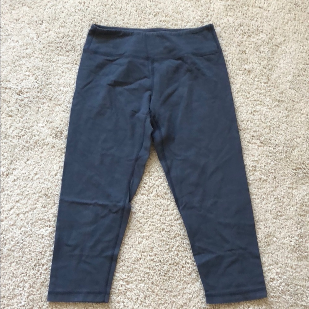 Gray Old Navy workout Capris Size M